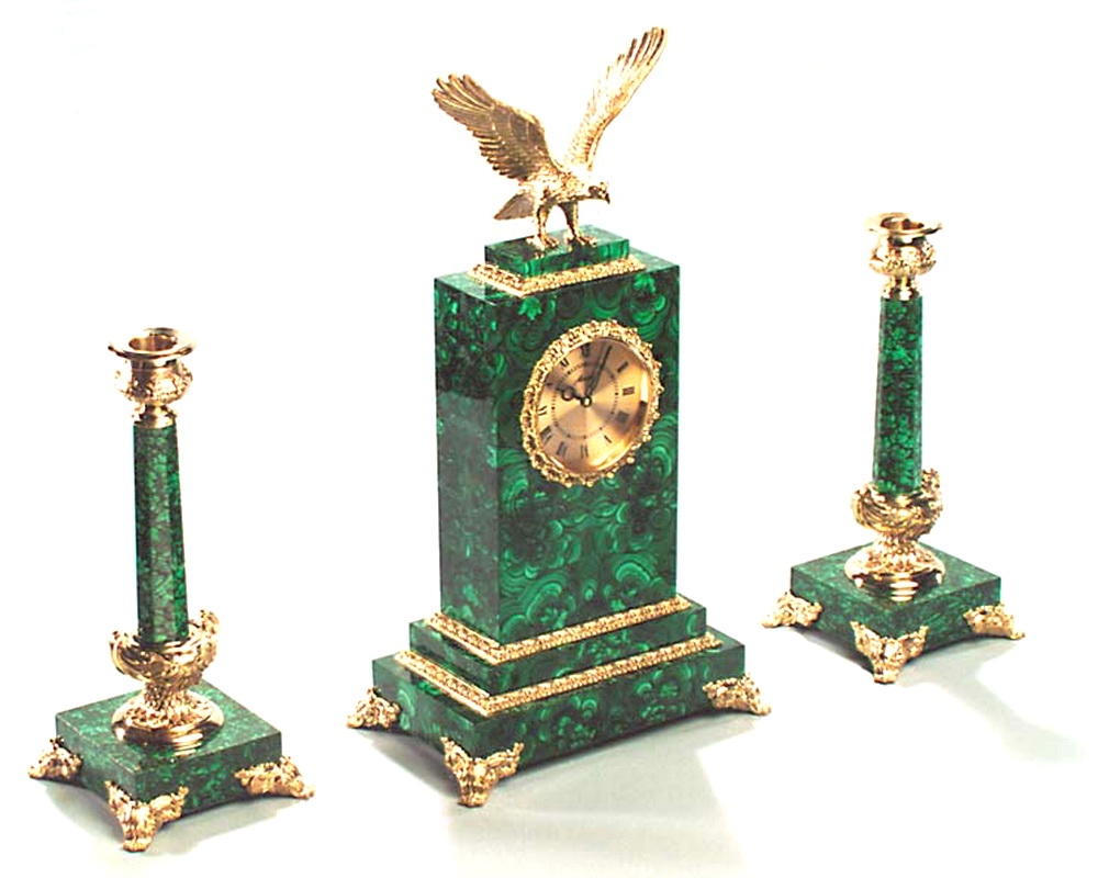 Каминный набор из малахита:   Часы с орлом, два подсвечника.
