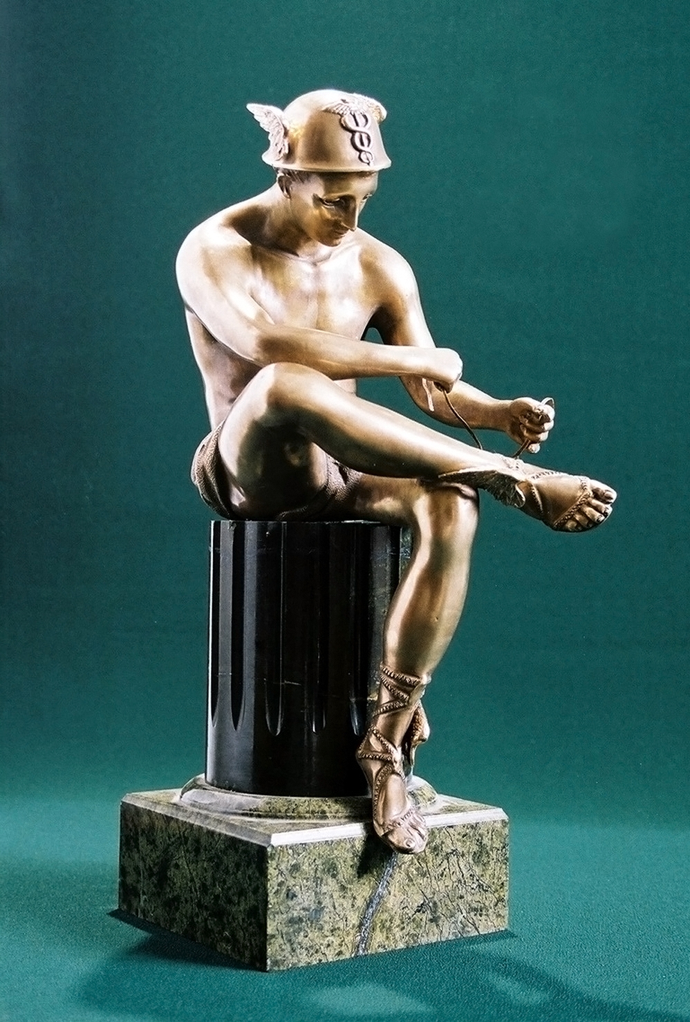 Статуя «Гермес».