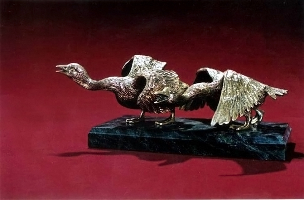 Статуя «Гуси-Лебеди».
