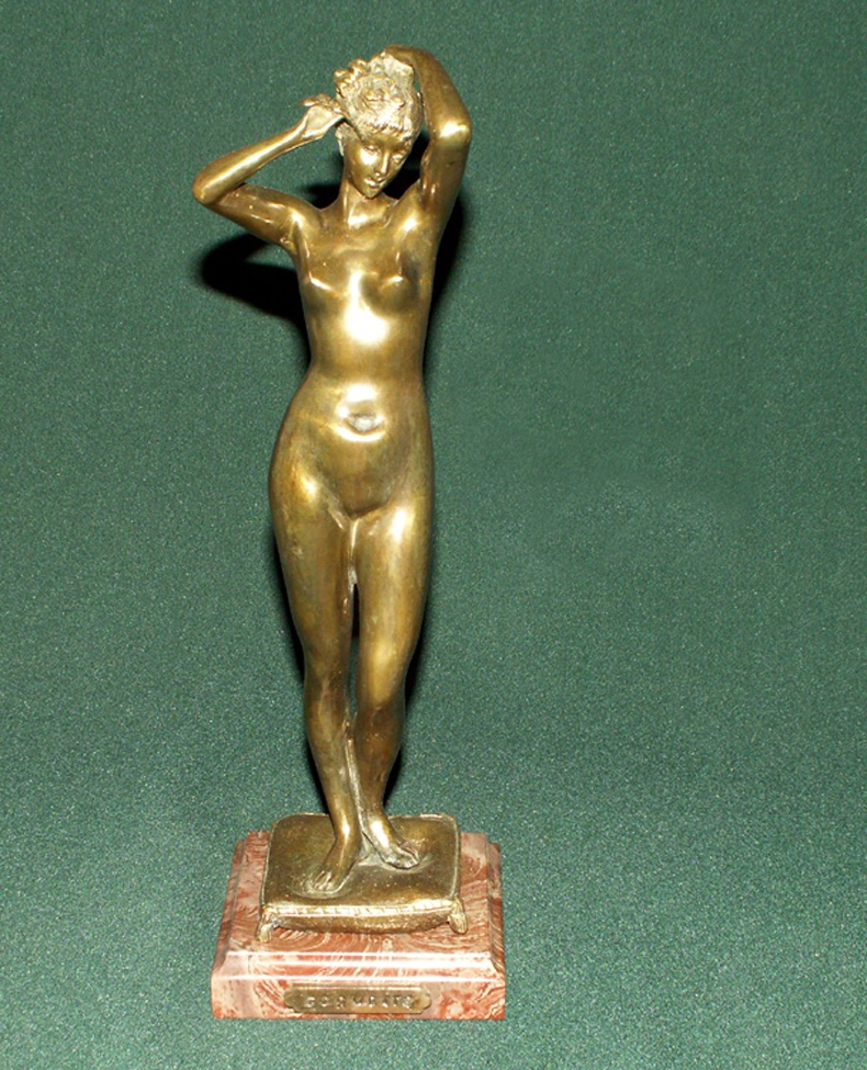 Статуя «Кокетка».