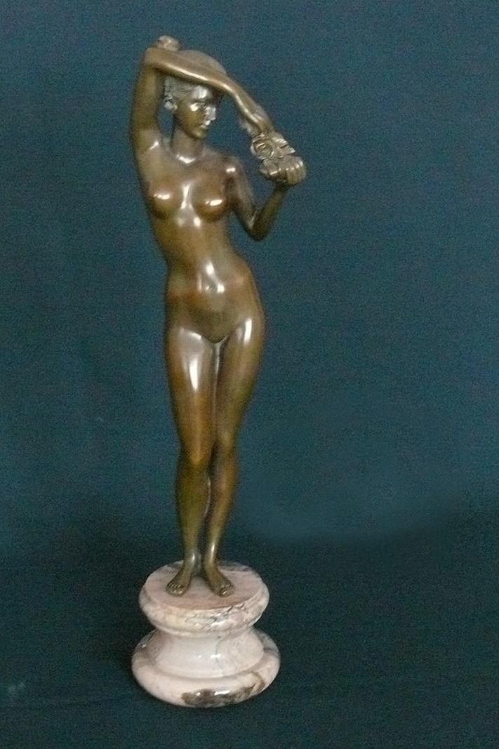 Статуя «Ольга».