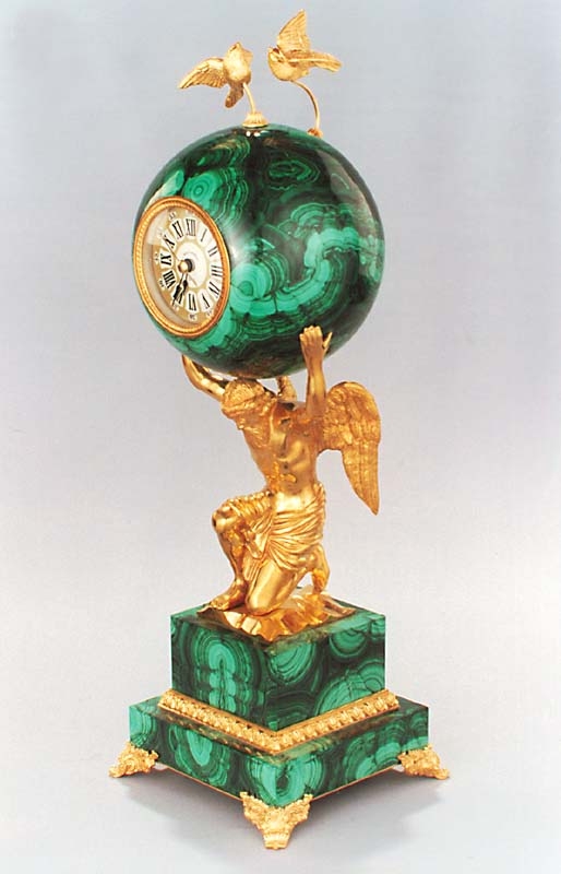 Часы с ангелом из малахита.