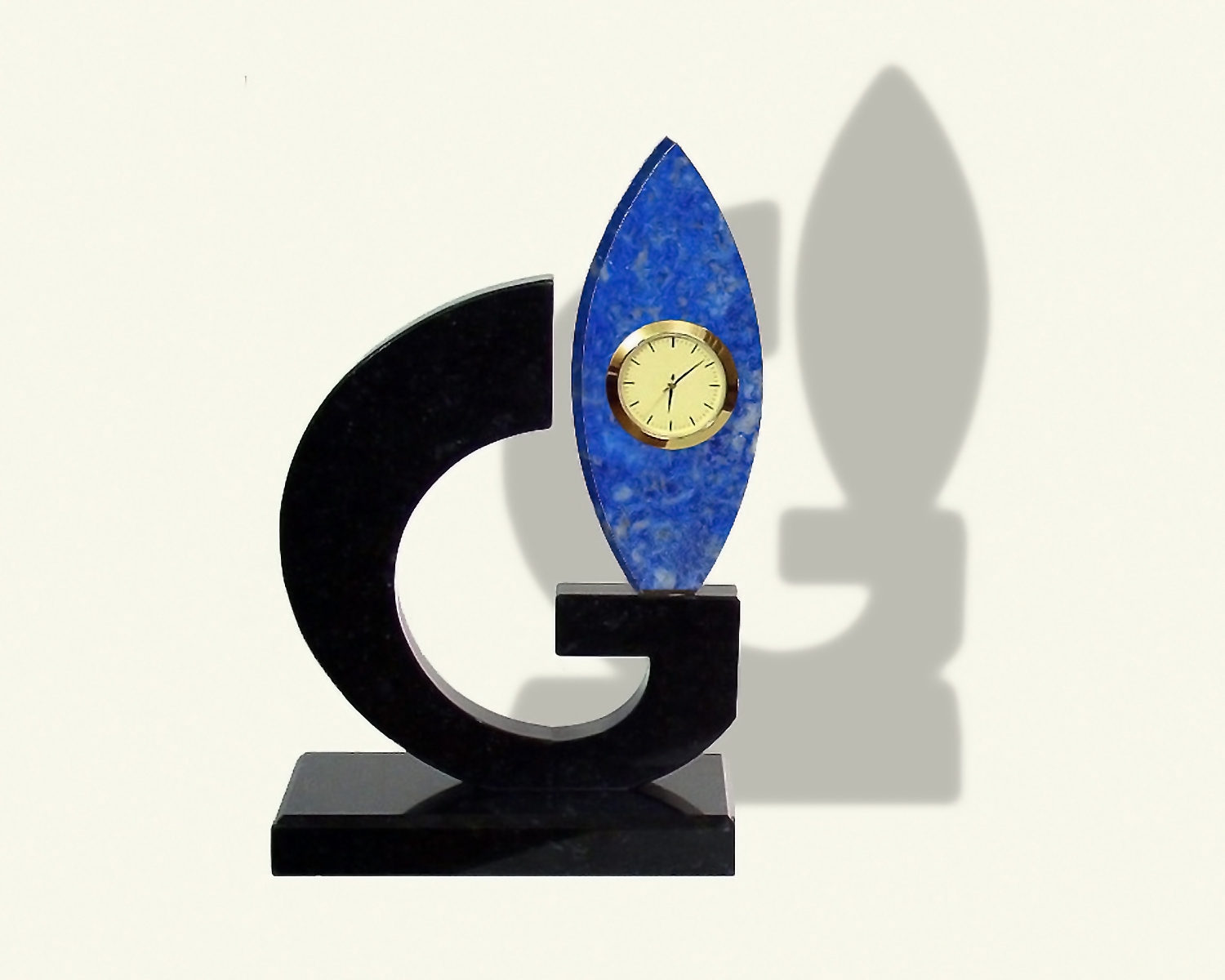 Часы с логотипом Газпром.